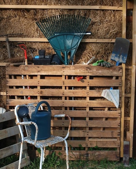 DIY Wood Pallet Garden Tool Shed