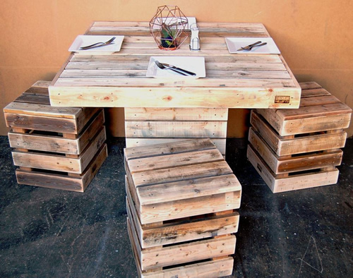 DIY Wood Pallet Dining Set