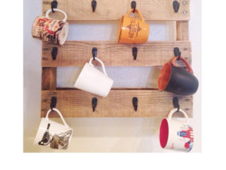 DIY Wood Pallet Coffee Mug Holder