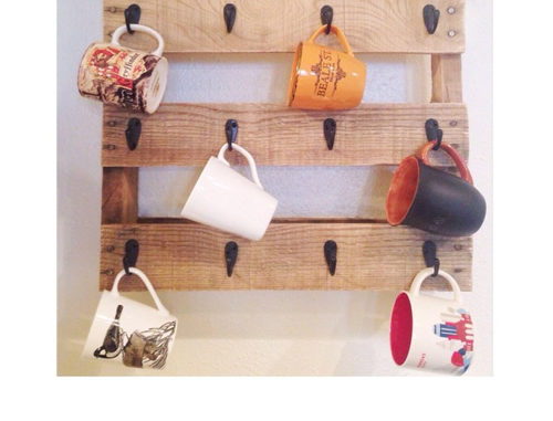 DIY Wood Pallet Coffee Mug Holder