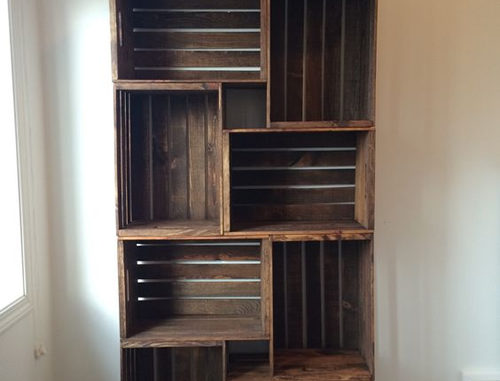 DIY Wooden Crate Bookshelf