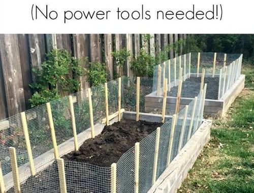 DIY Fence For Raised Garden Beds